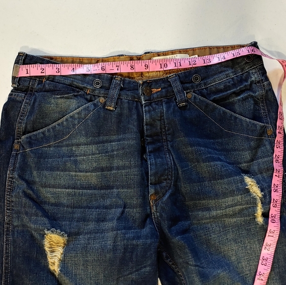 L.O.G.G. H&M DISTRESSED BUTTON FLY JEAN SHORTS - Picture 4 of 13